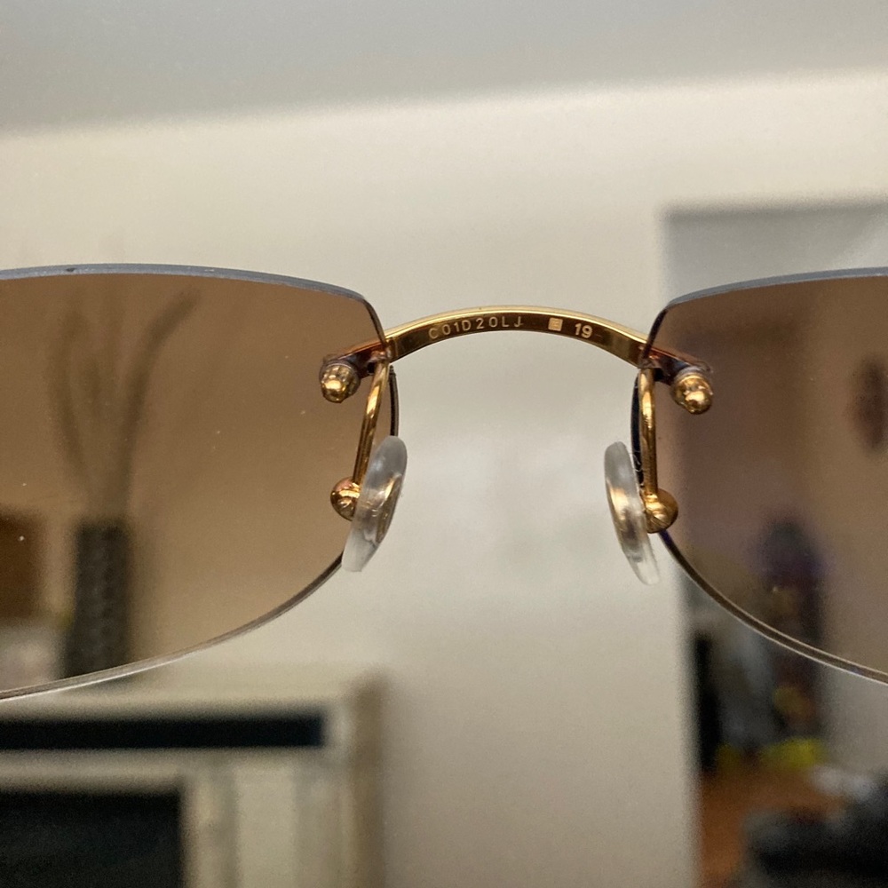 H - Picture 15 of 16